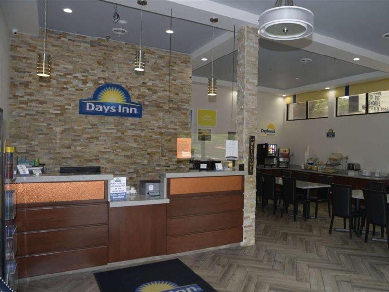 Days Inn By Wyndham Kodak/Sevierville Intrstate Smokeymntns מראה חיצוני תמונה