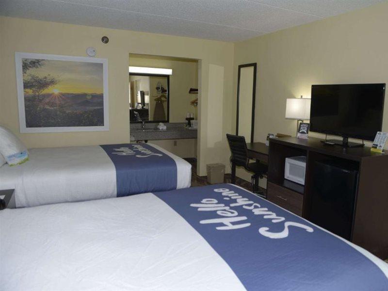 Days Inn By Wyndham Kodak/Sevierville Intrstate Smokeymntns מראה חיצוני תמונה