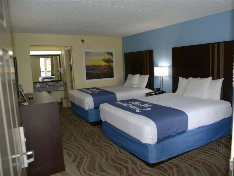 Days Inn By Wyndham Kodak/Sevierville Intrstate Smokeymntns מראה חיצוני תמונה