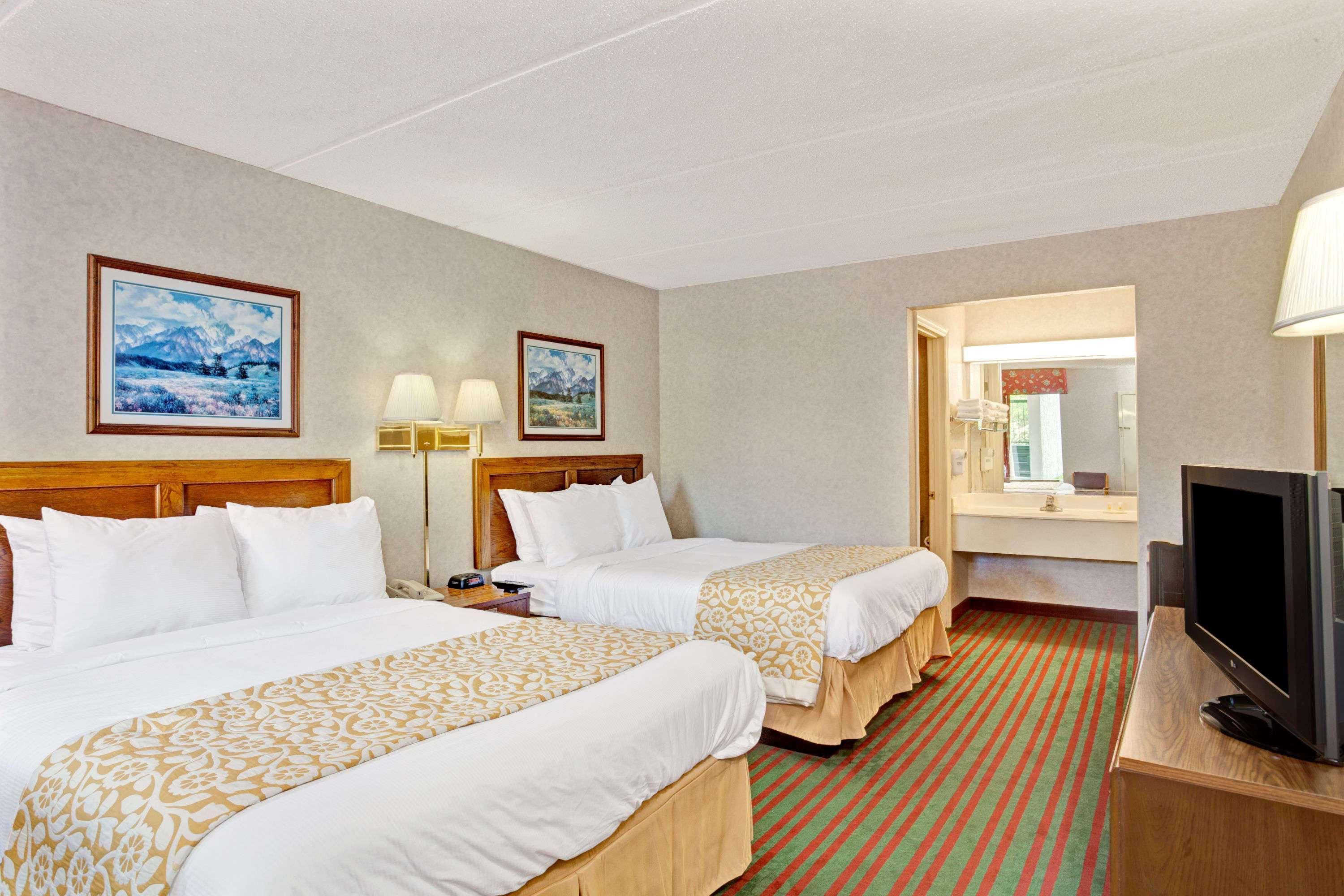Days Inn By Wyndham Kodak/Sevierville Intrstate Smokeymntns מראה חיצוני תמונה