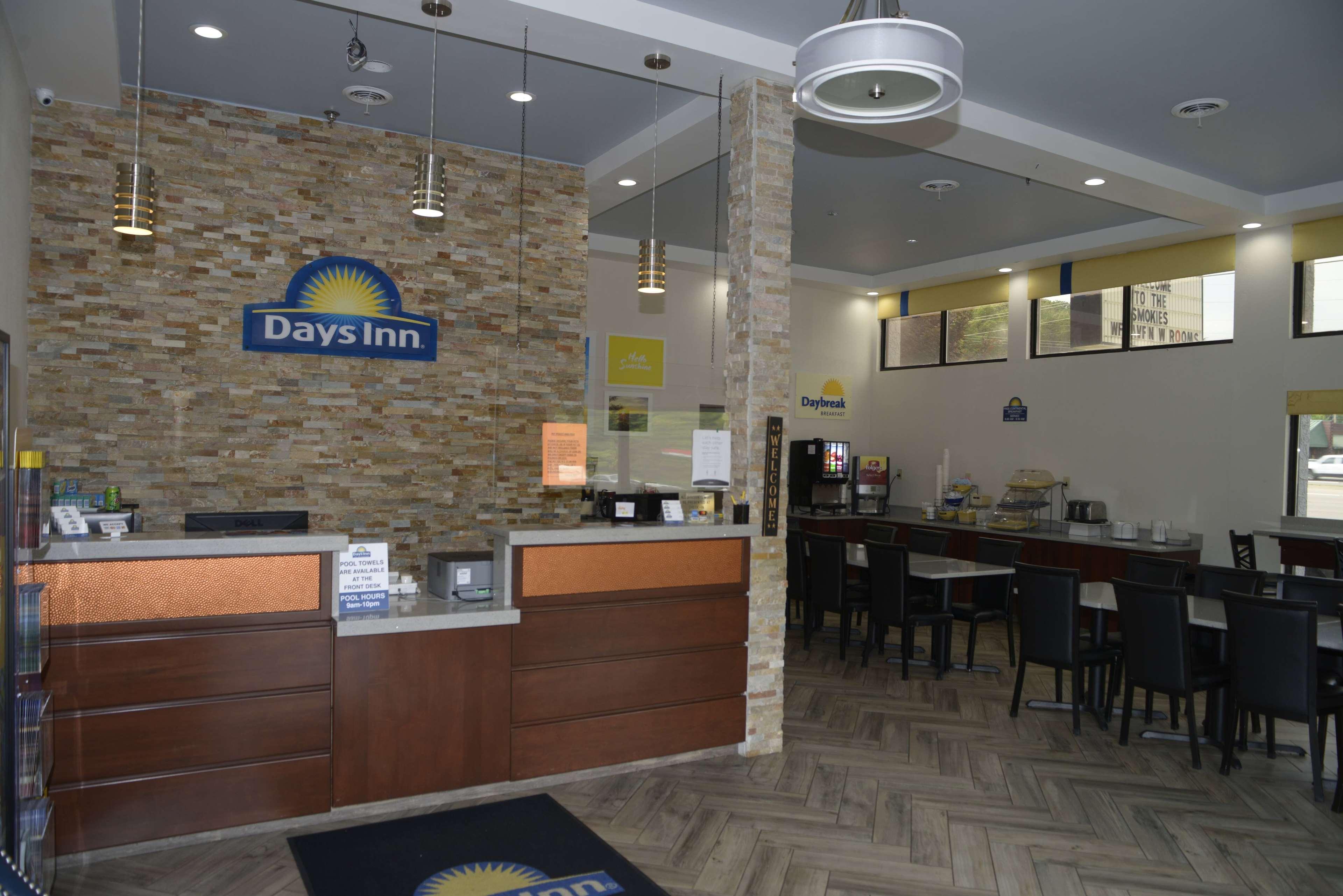 Days Inn By Wyndham Kodak/Sevierville Intrstate Smokeymntns מראה חיצוני תמונה