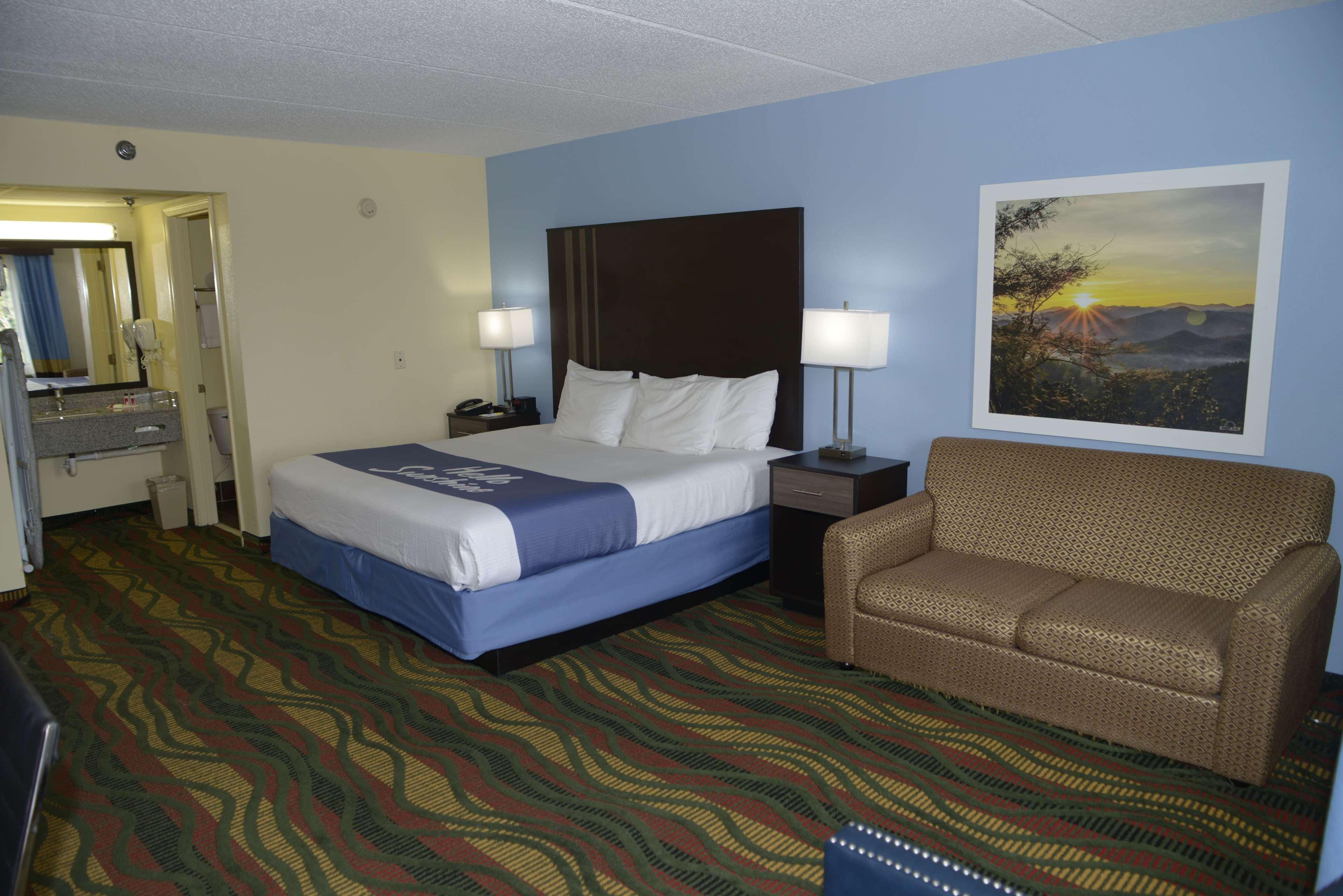 Days Inn By Wyndham Kodak/Sevierville Intrstate Smokeymntns מראה חיצוני תמונה