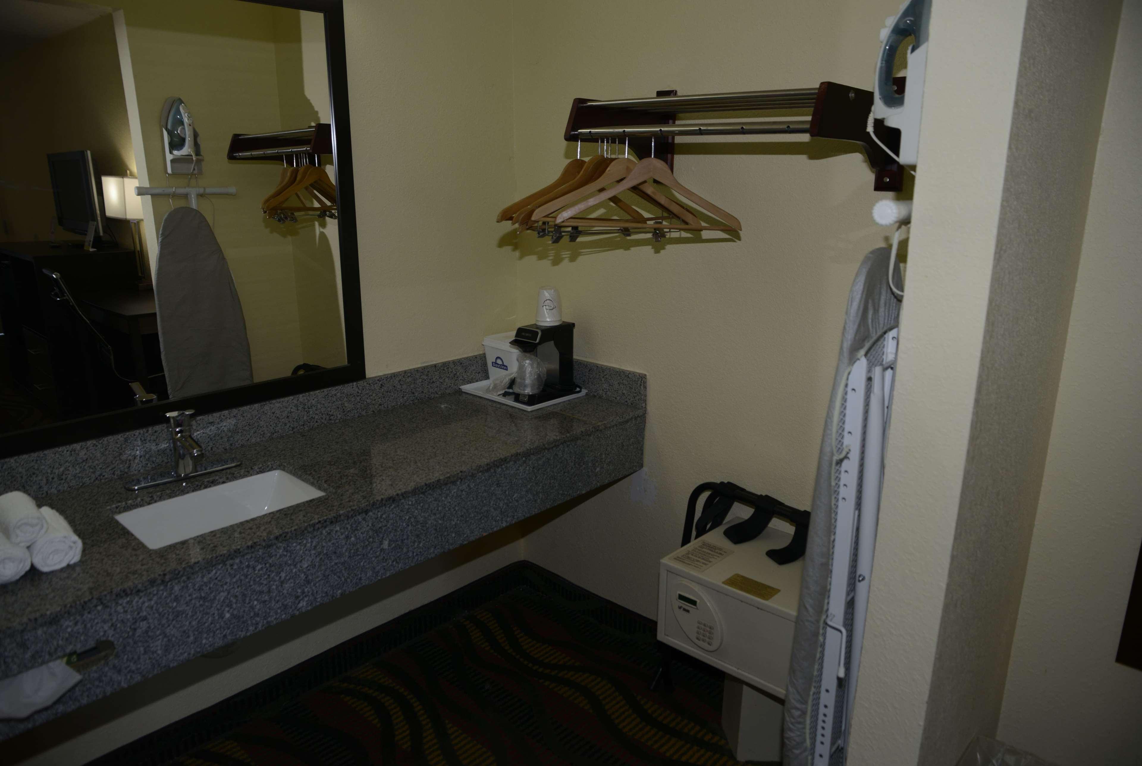 Days Inn By Wyndham Kodak/Sevierville Intrstate Smokeymntns מראה חיצוני תמונה