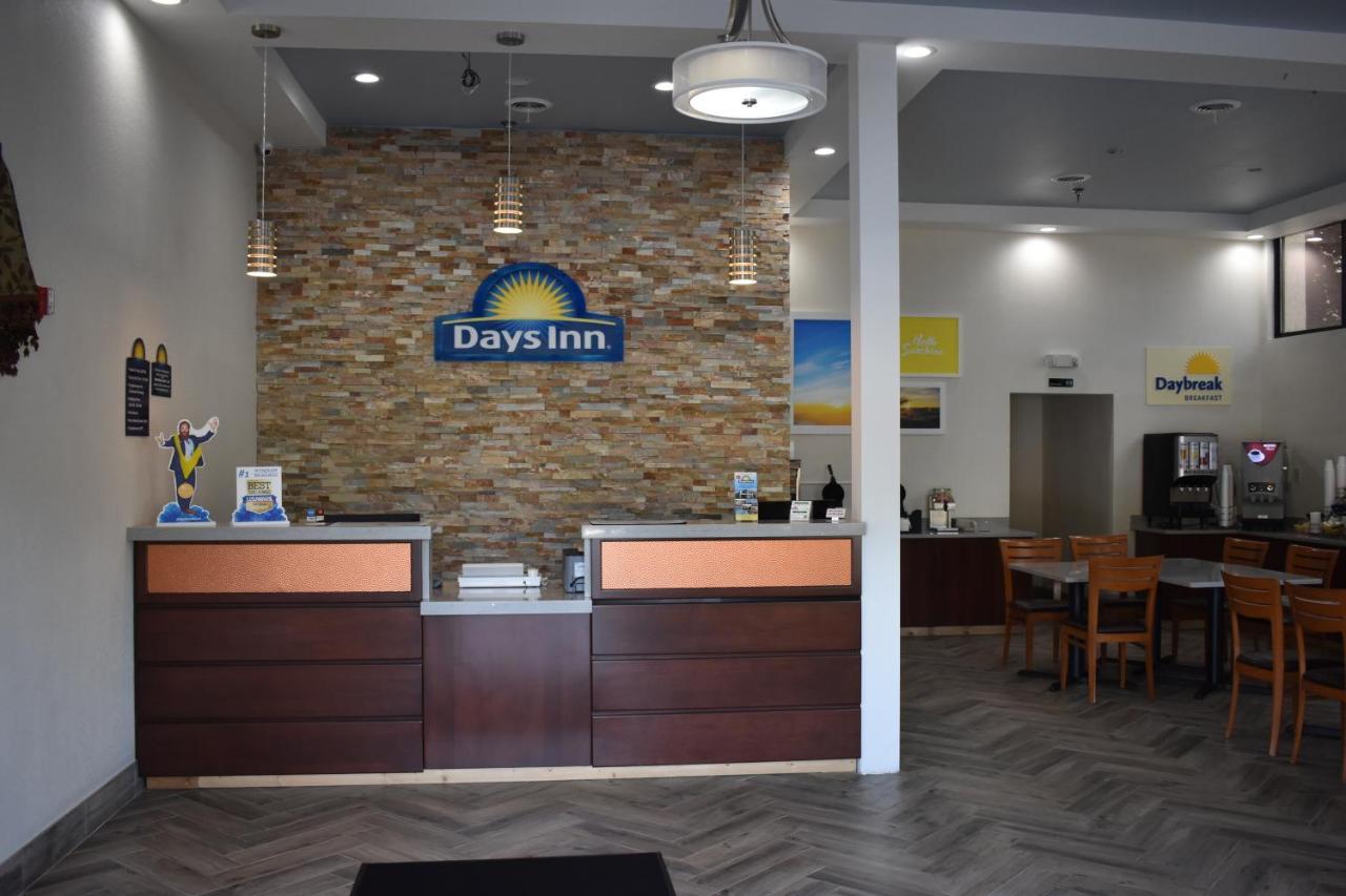 Days Inn By Wyndham Kodak/Sevierville Intrstate Smokeymntns מראה חיצוני תמונה